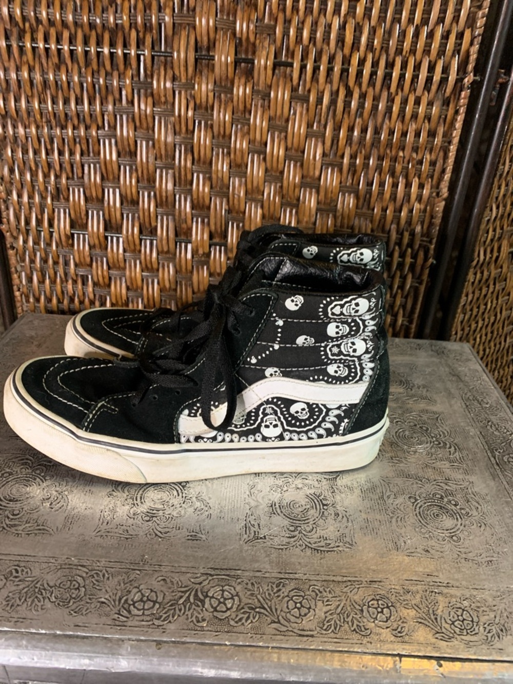 Vans Sk8-hi Bandana Black Skulls High Tops Size 8 Women’s